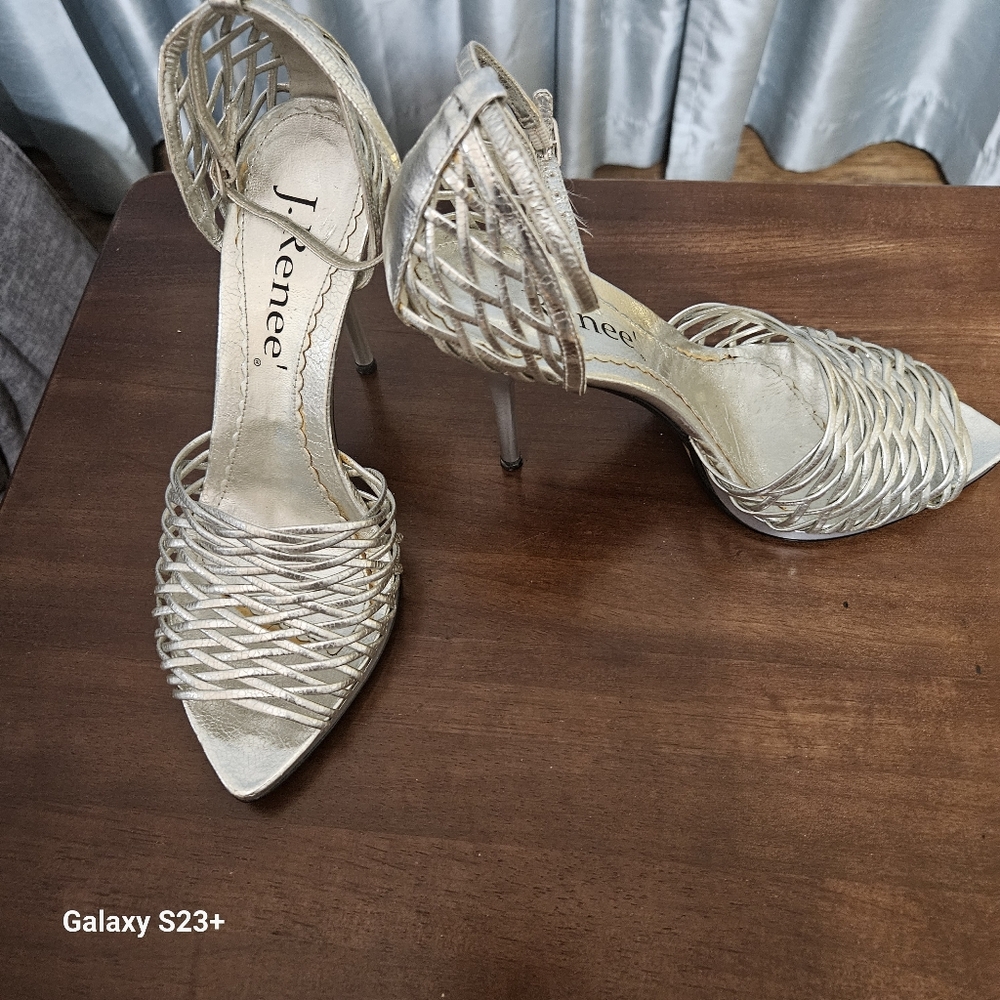 J. Renee 4", Size 6 1/2 M, Stiletto Heels